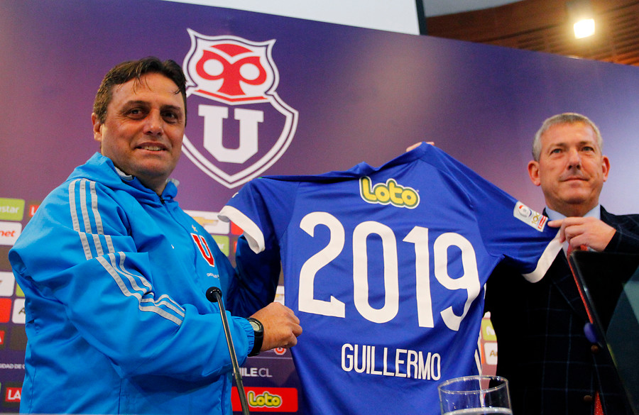 VIDEO | Así sorprendió Carlos Heller a Hoyos con su nueva camiseta "Guillermo 2019"