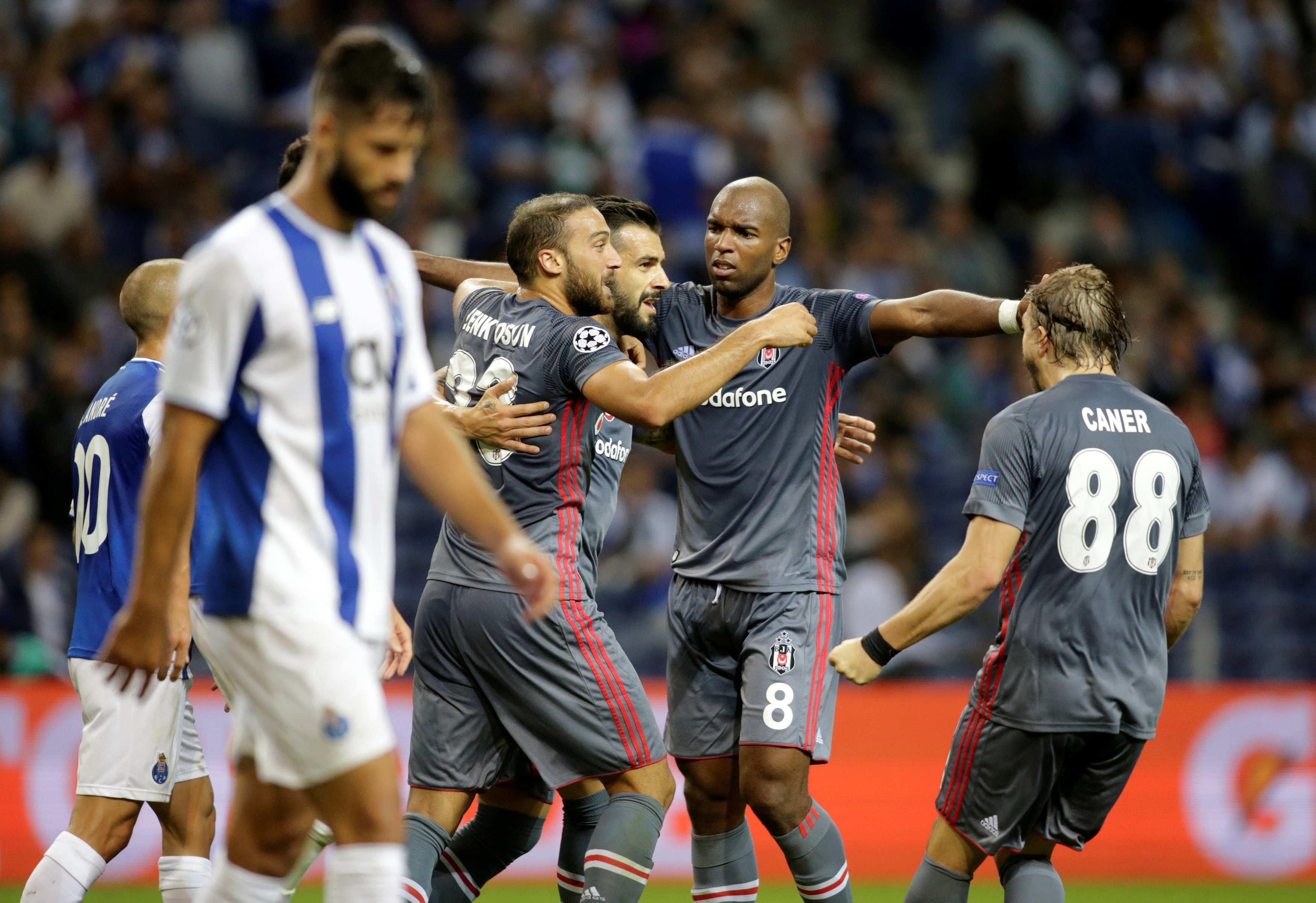 [VIDEOS] Besiktas da el golpe a la cátedra y vence de visita al Porto por la Champions League