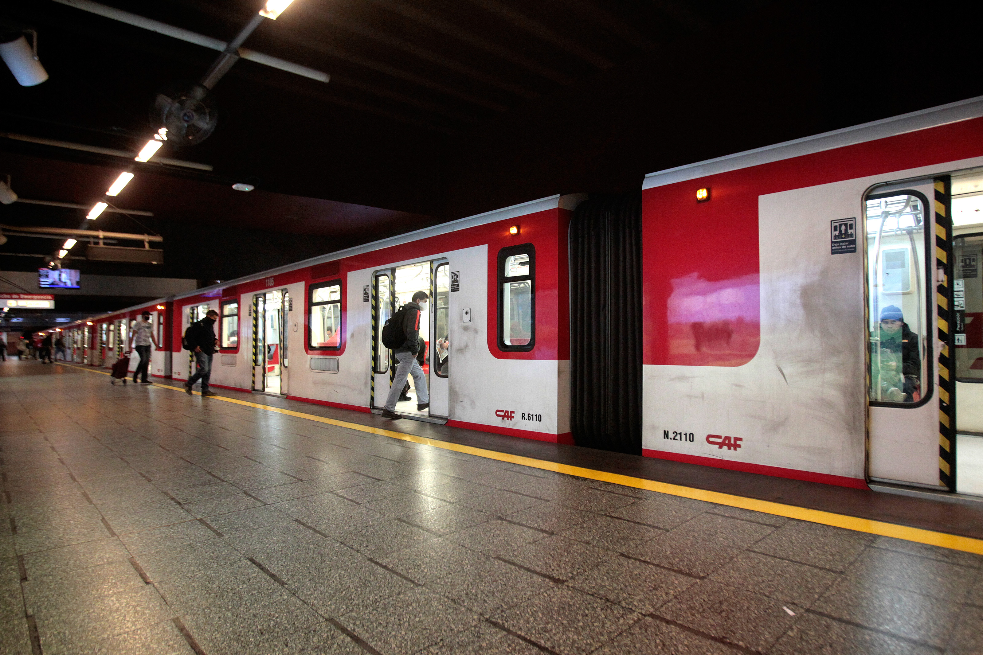 Servicio De Metro Luego De Decretarse Cuarentena Total