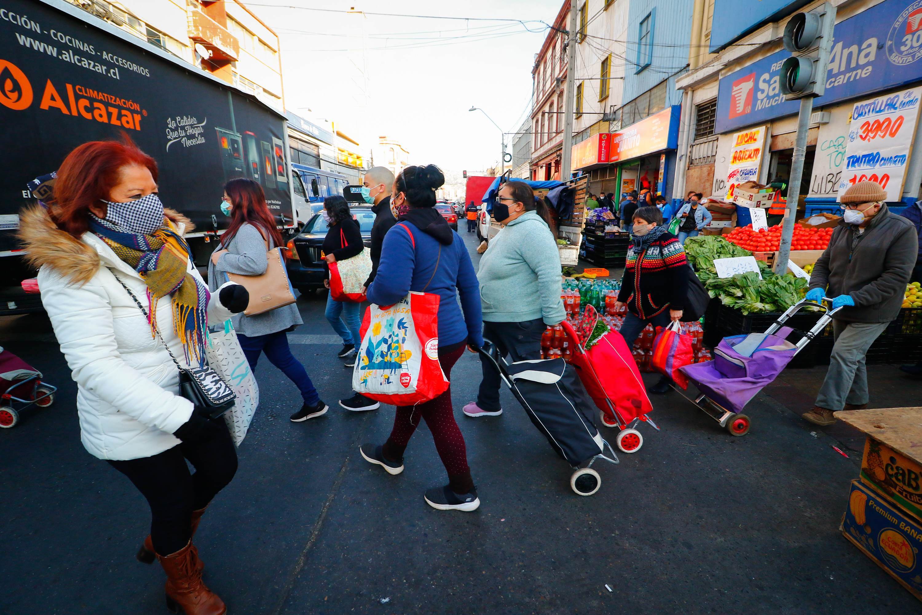 Valparaiso: Largas Filas En Supermercados Tras Anuncio De Cuarentena Total