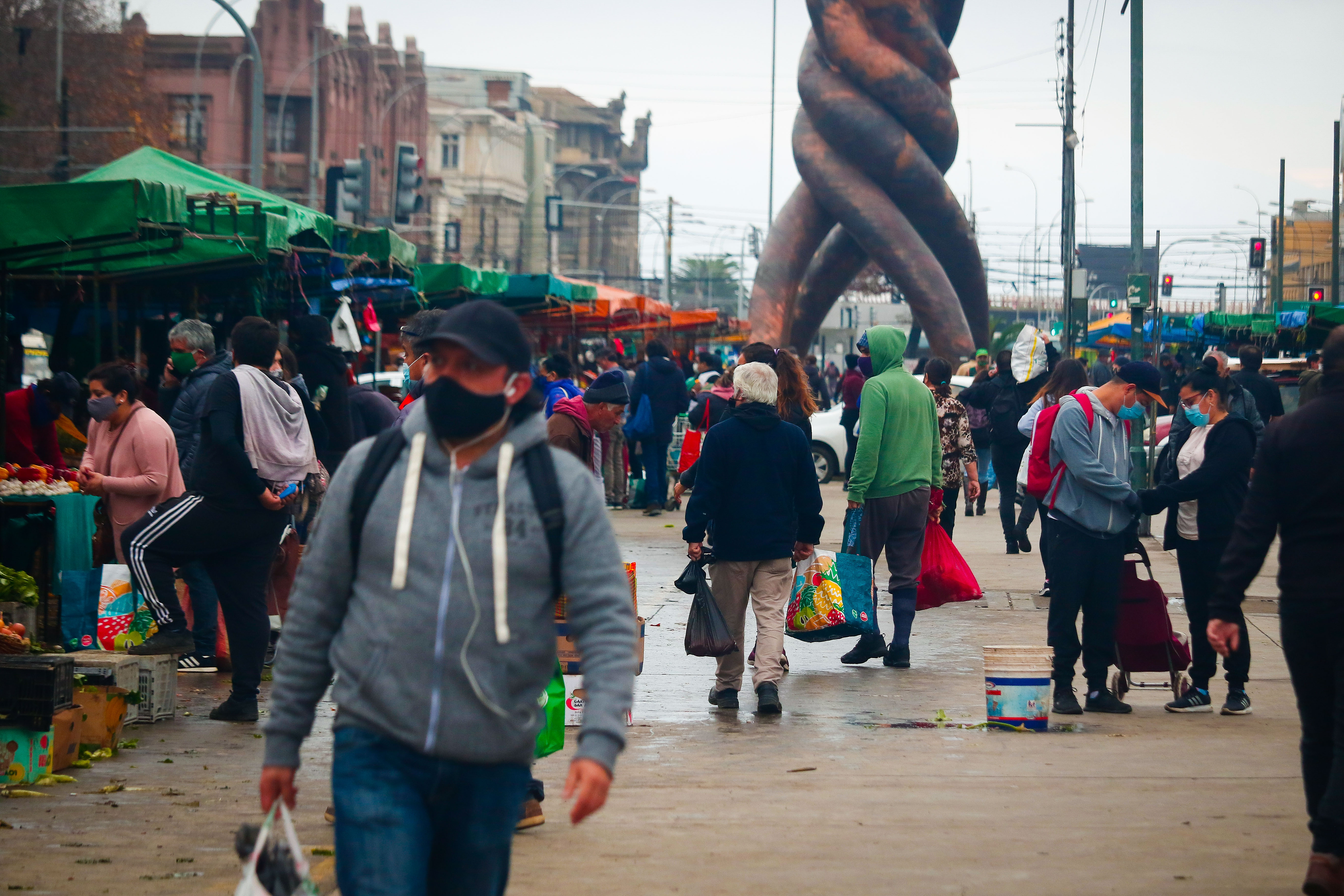 Valparaiso: Feria Hortofruticola De Avenida Argentina En Cuarentena