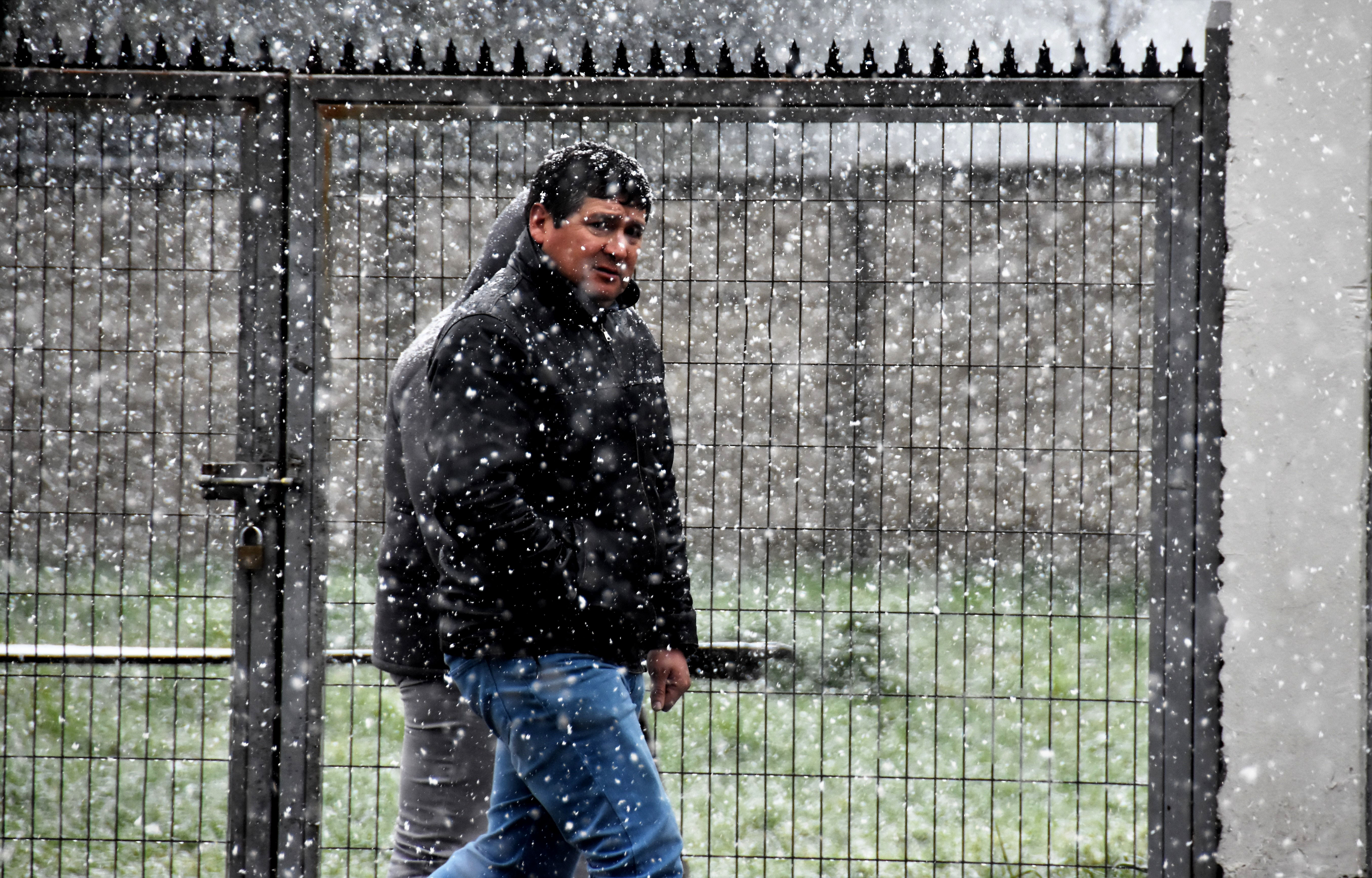 Temuco: Nieve Cae En Plena Ciudad