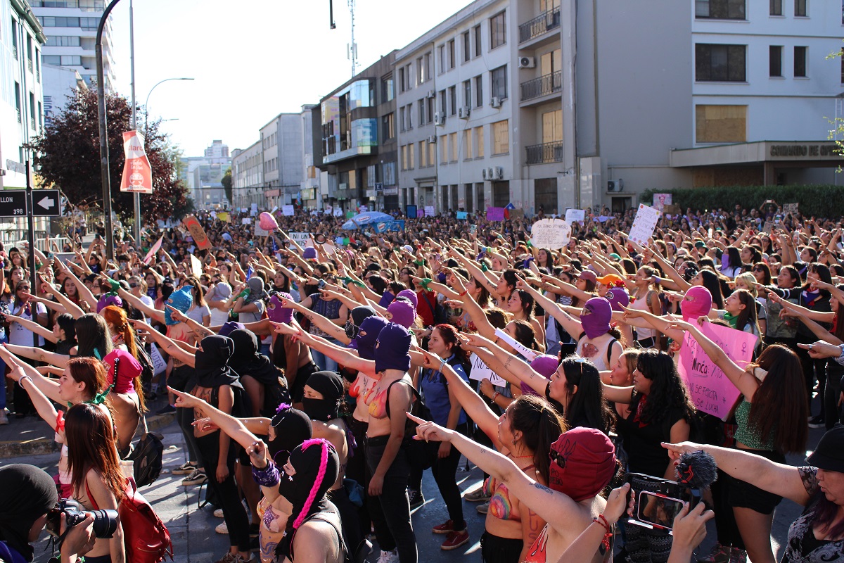 Concepcion: Marcha Feminista 8m Por Las Calles De Concepcion