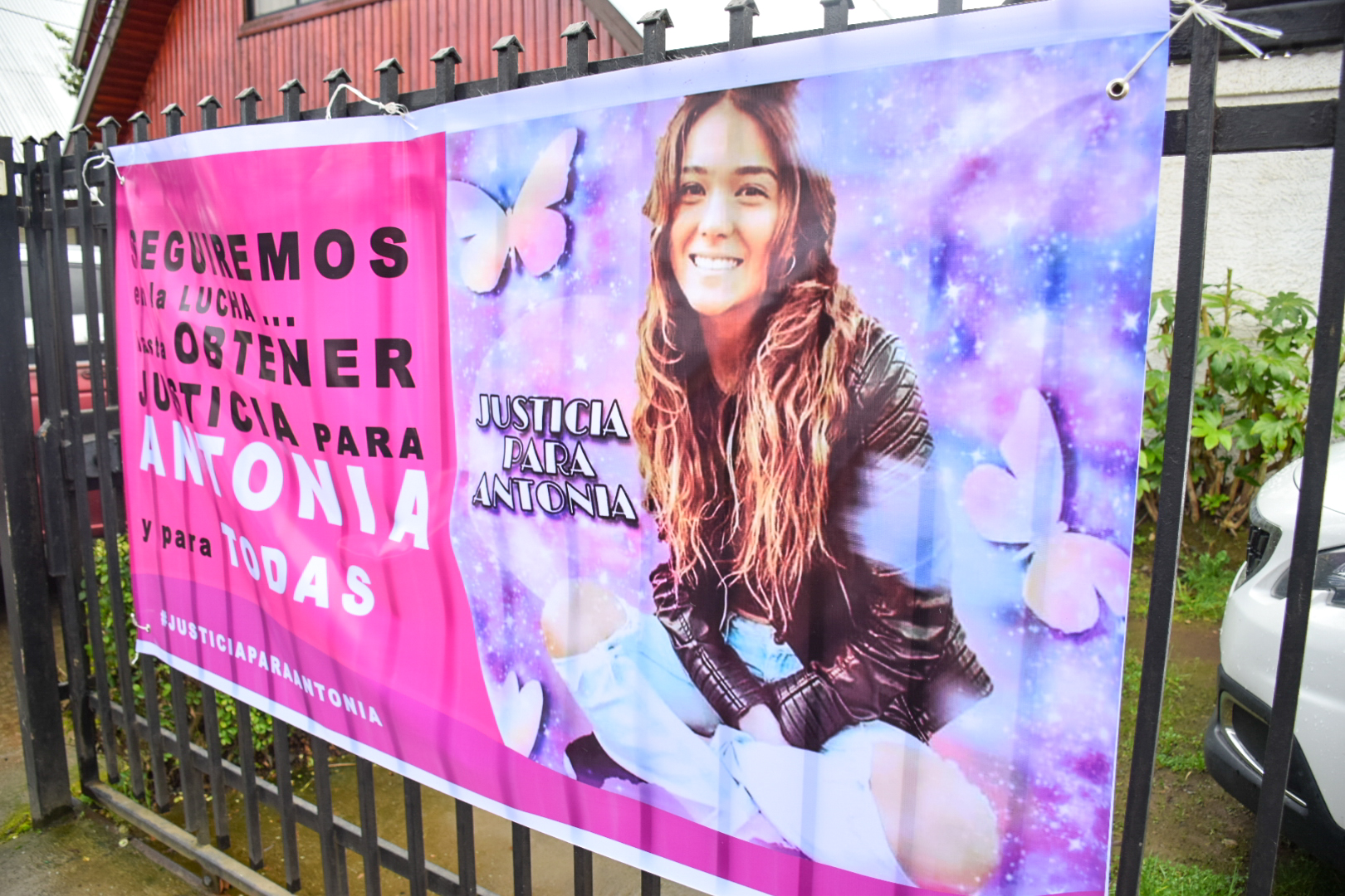 Temuco: Vecinos De Antonia Barra Cuelgan Lienzos En Apoyo A La Familia De La Víctima