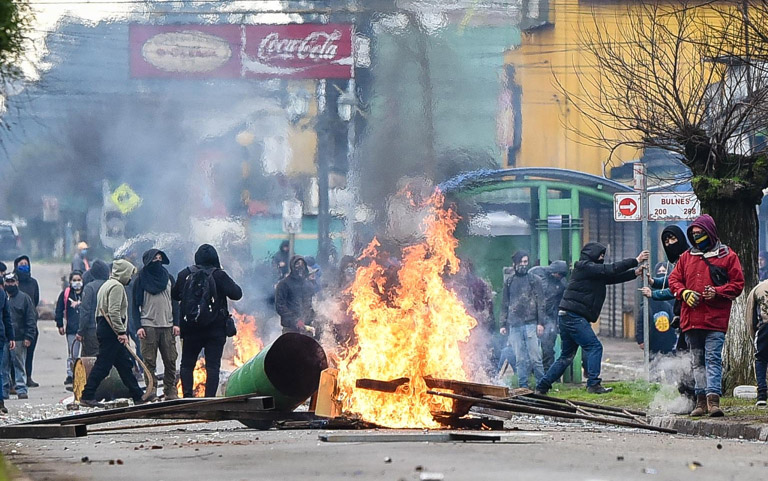Incidentes En Collipulli En Manifestaciones Por El Machi Celestino En Huelga De Hambre