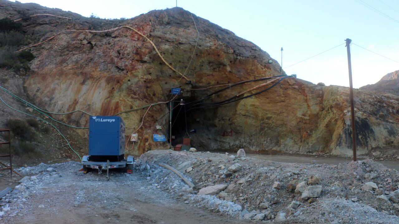 Mineros Atrapados En Minera Cerro Bayo