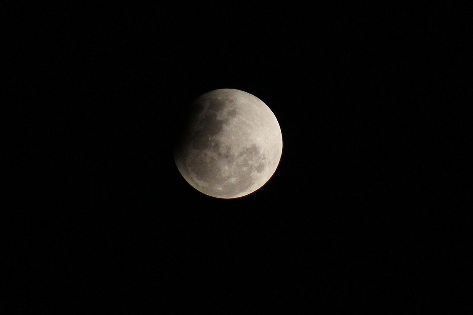 Eclipse Lunar Parcial Se Apreció En Santiago