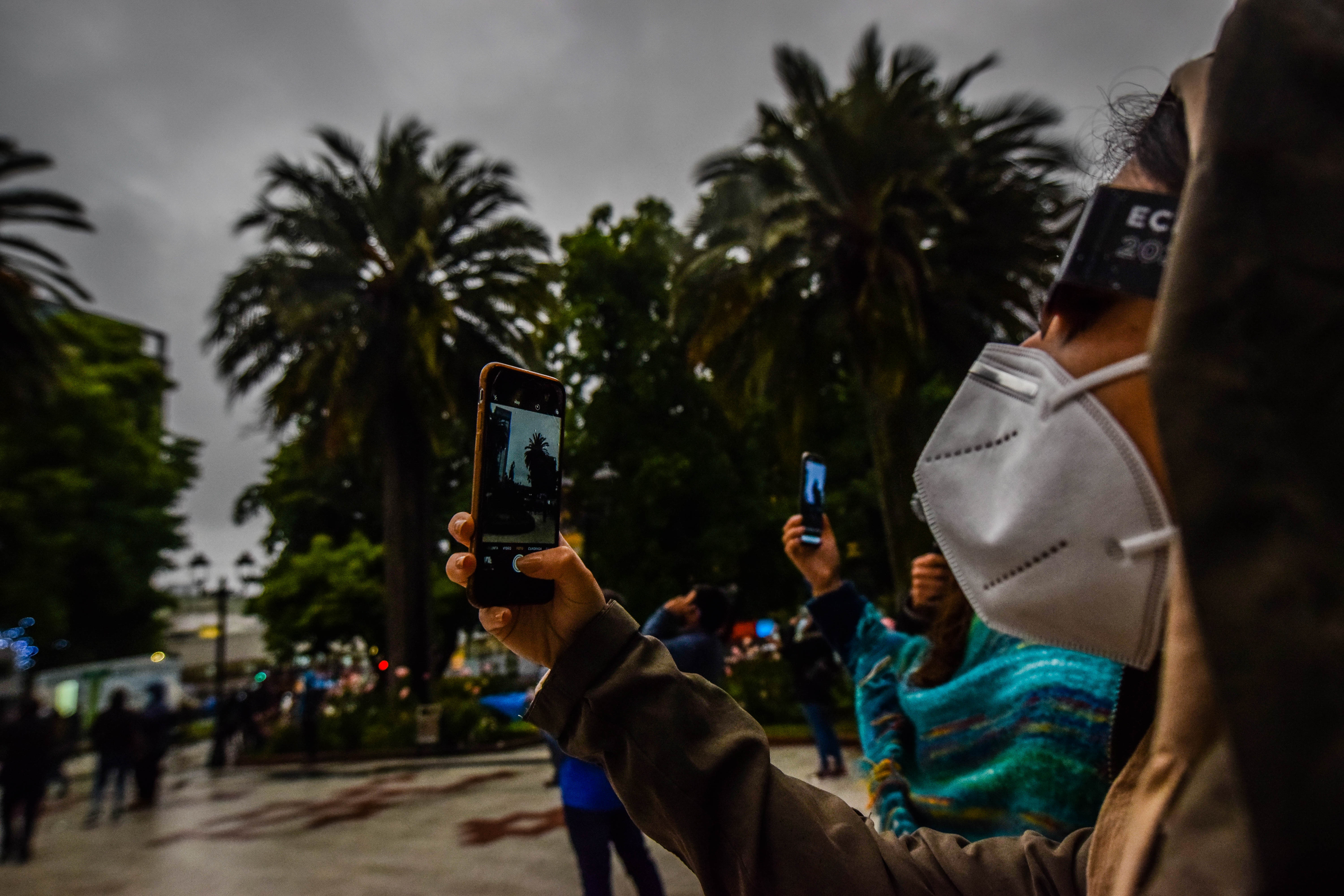 Temuco: Eclipse 2020 En Día Lluvioso En El Centro De La Ciudad
