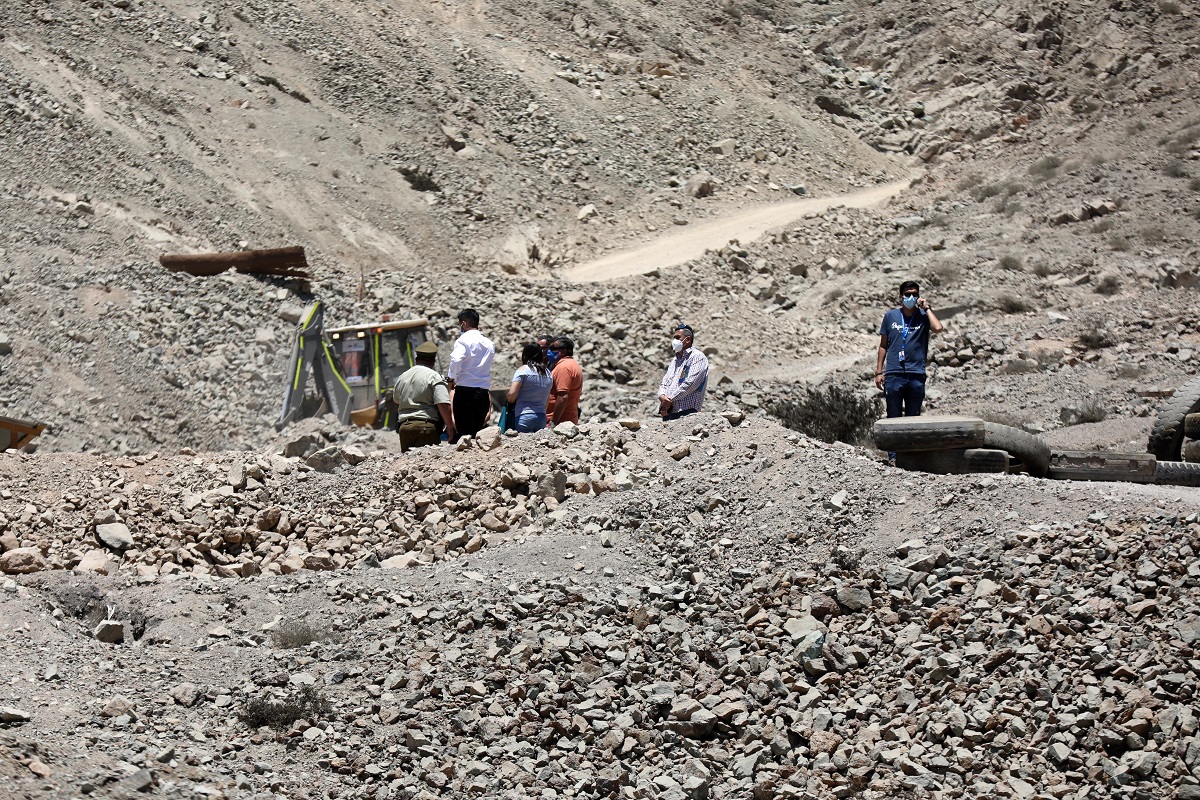 Tierra Amarilla : Dos Mineros Atrapados Tras Derrumbe En Mina