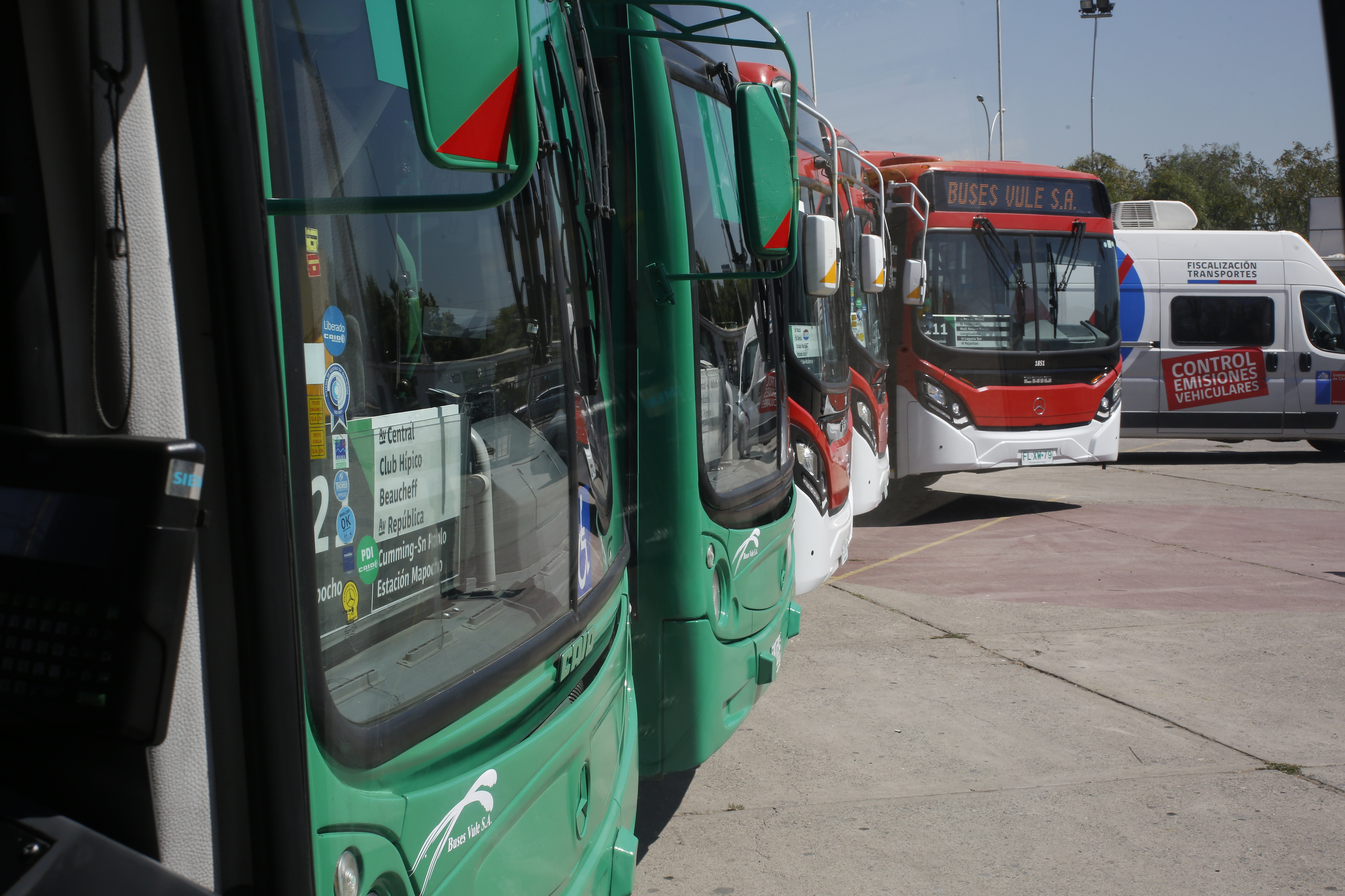 Ministra De Transportes Y Telecomunicaciones Presenta Nuevos Buses De La Empresa Vule S.a.