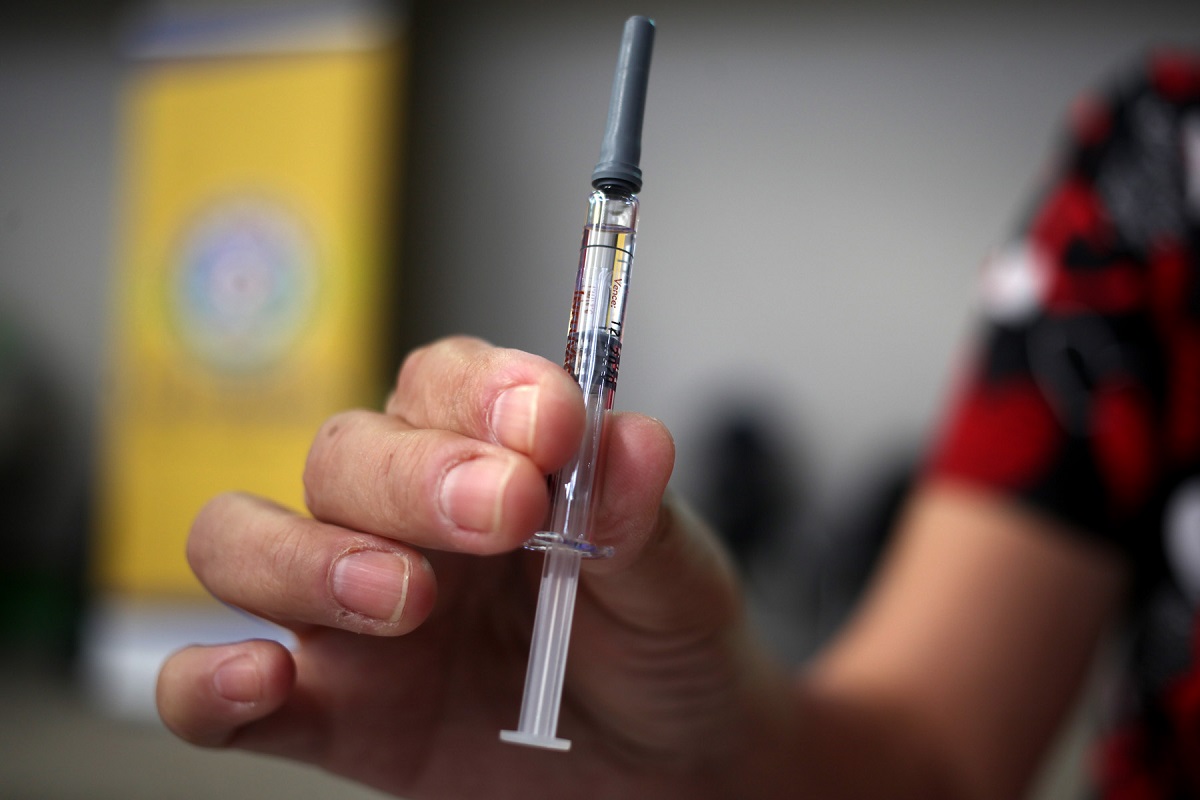 Vacunación Contra La Influenza A Personas De Alto Riesgo En La Florida.