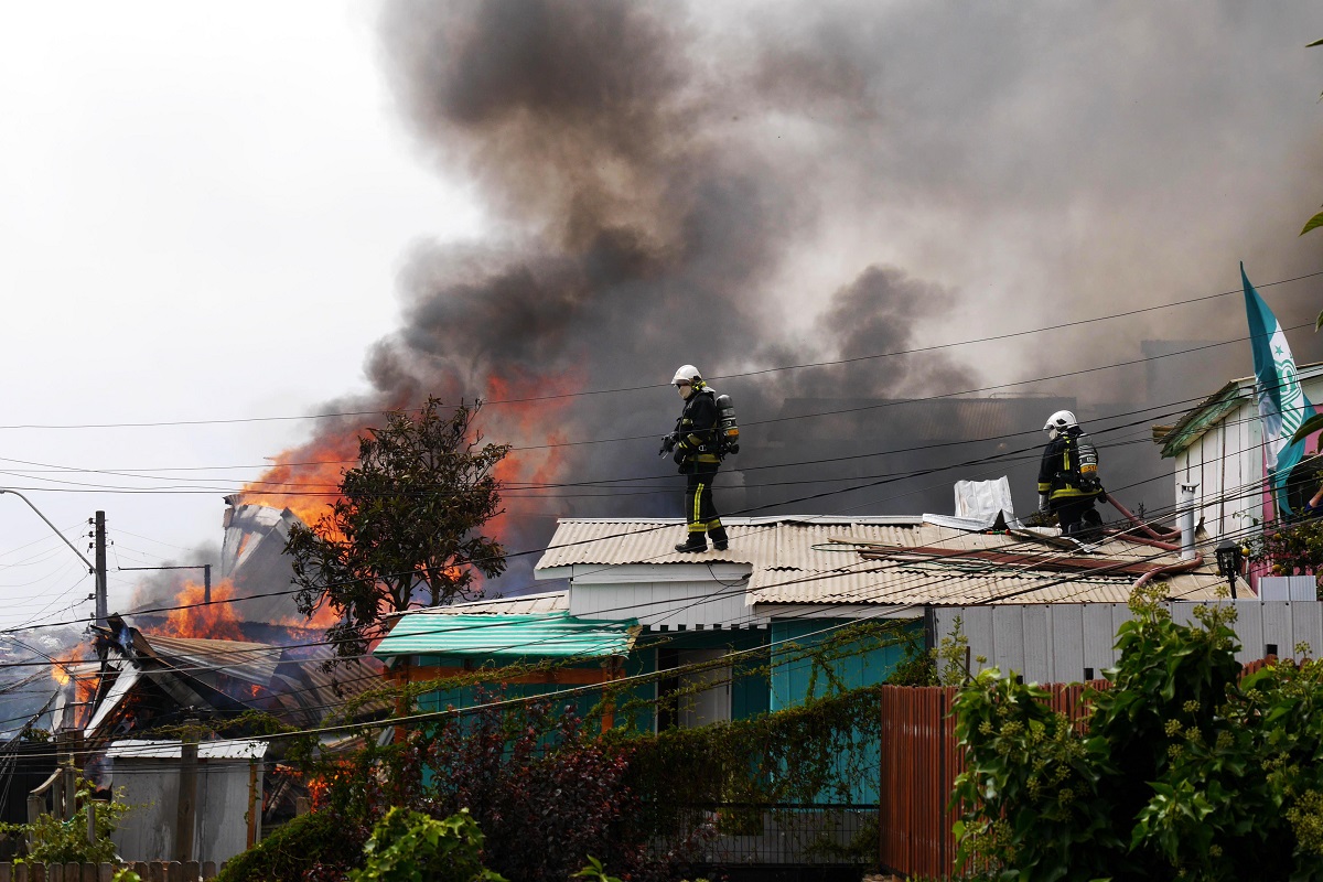 Valparaiso : Cinco Vivienda Fueron Consumida Por Un Incendio