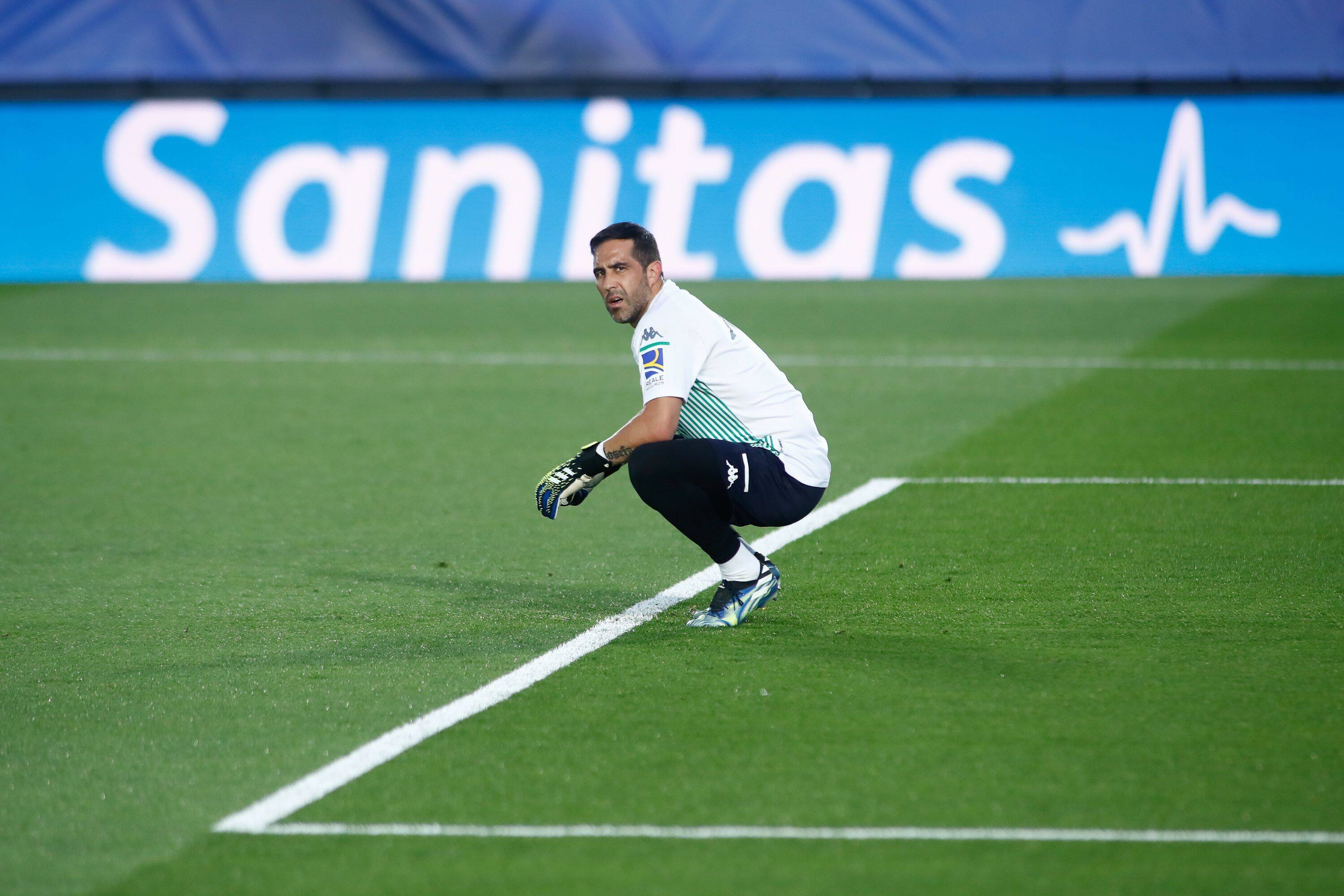 Mandatory Credit: Photo By Oscar J Barroso/shutterstock (11874190a) Claudio Bravo Of Real Betis Warms Up During The Span