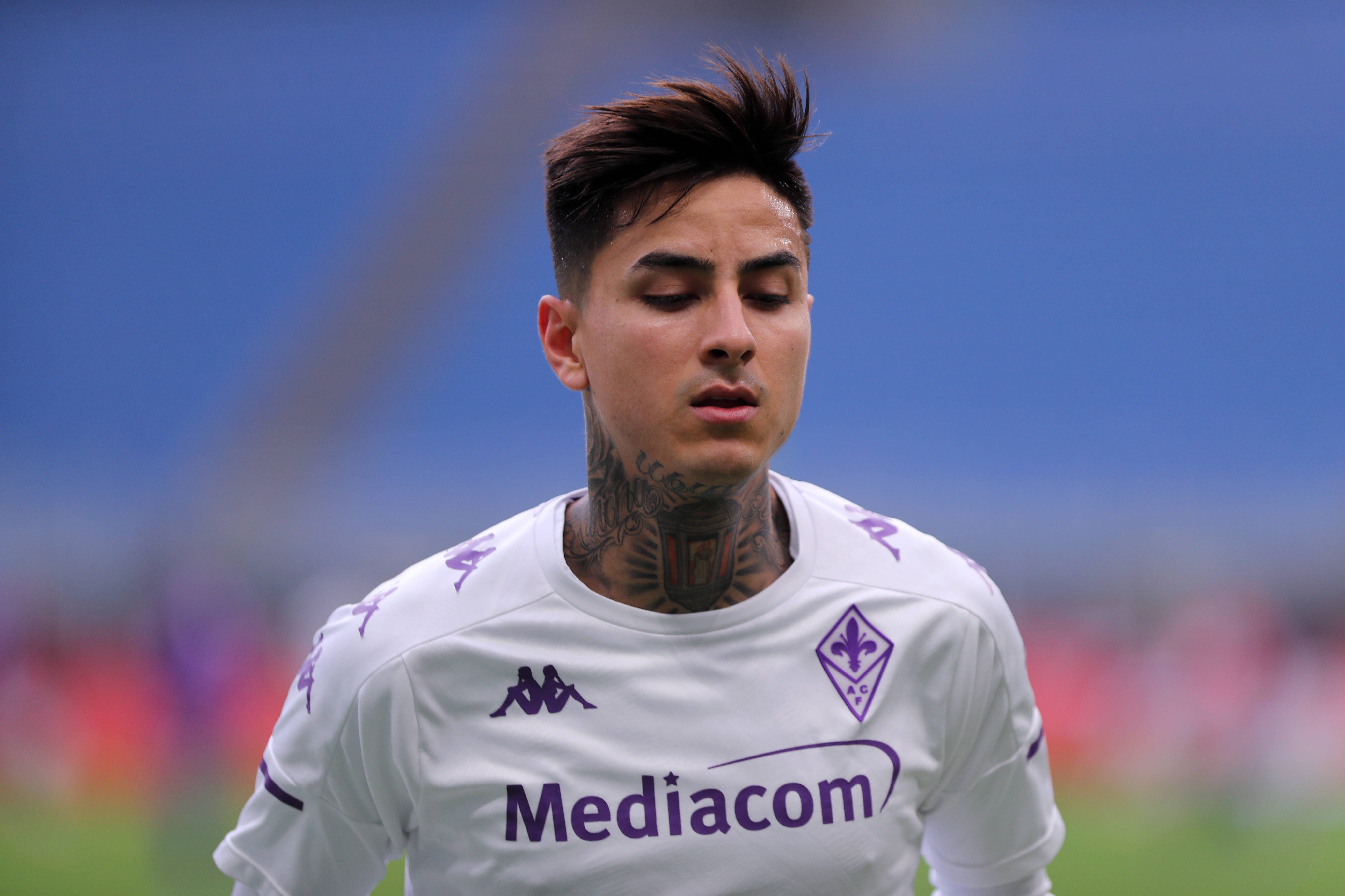 Erick Pulgar Of Acf Fiorentina Looks On Before The Serie A Match Between Ac Milan And Afc Fiorentina At Stadio San Siro
