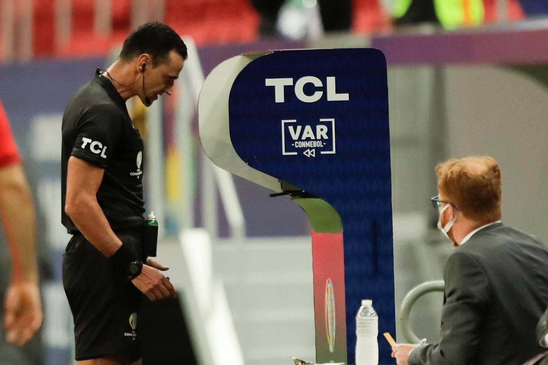 Referee Wilmar Roldan (l) Reviews The Var Today, During A Match For Group A Of The Copa America At The Mane Garrincha S