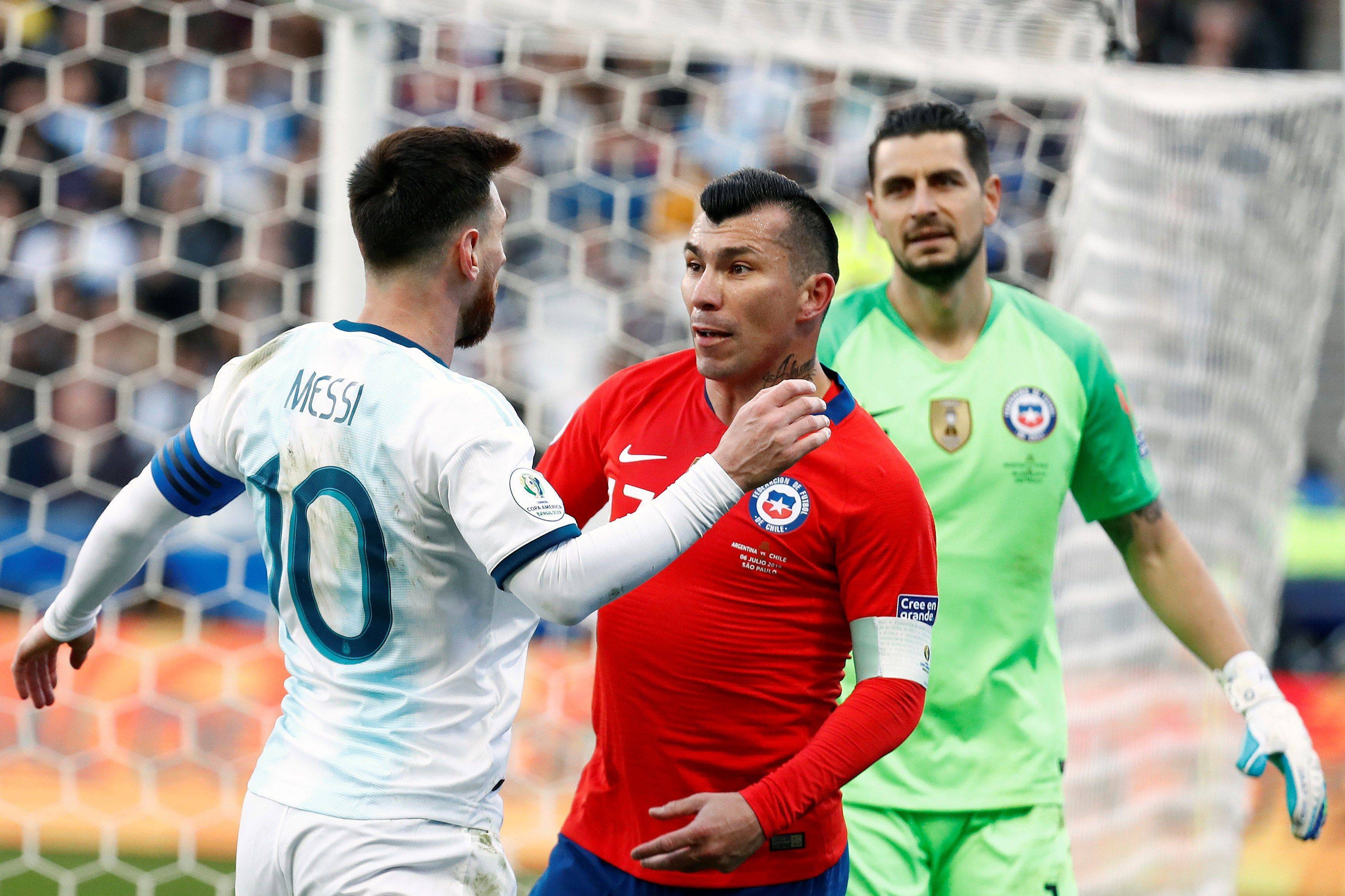 Argentine Lionel Messi L And Chilean Gary Medel C Get Into A Fight During The Copa America 201