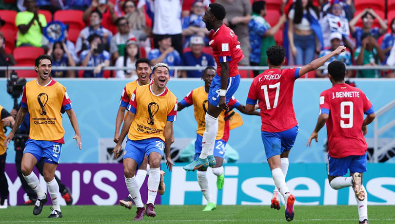 Keysher Fuller celebrando el único gol de Costa Rica ante Japón.
