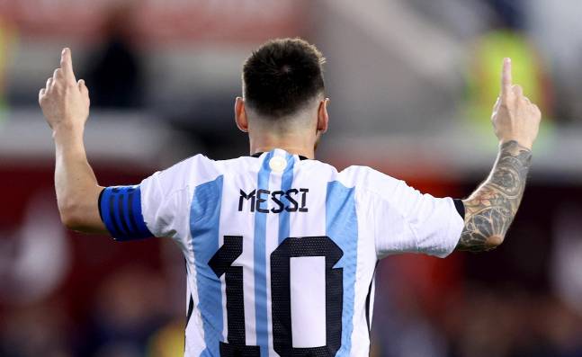Leo Messi celebrando uno de los goles de Argentina ante Croacia