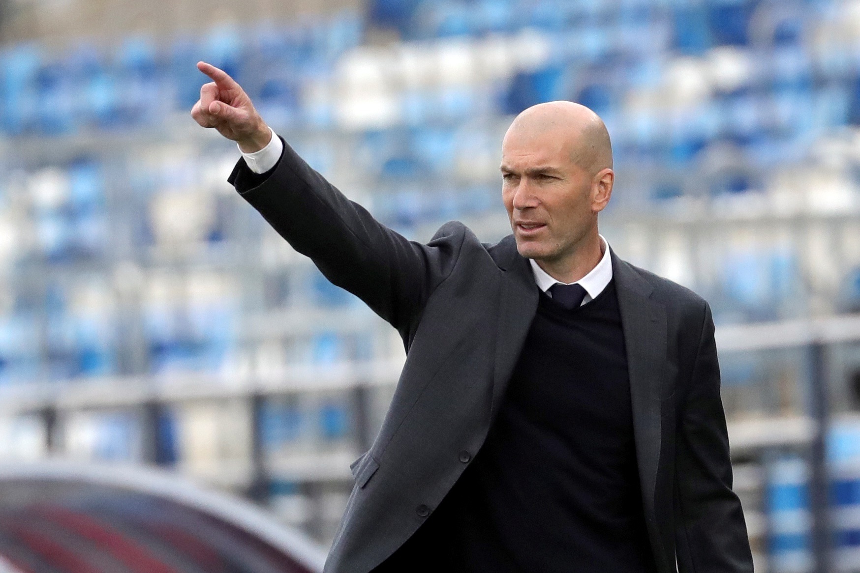 Zidane asoma como posibilidad de asumir en la banca de Brasil.