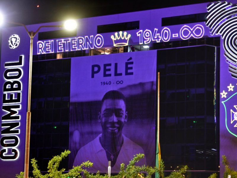 Conmebol anuncia homenajes a Pelé tras su muerte.