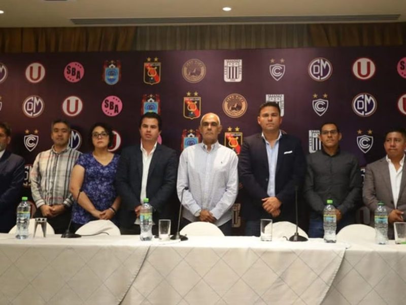 Ochos clubes peruanos se niegan a iniciar la Liga 1.