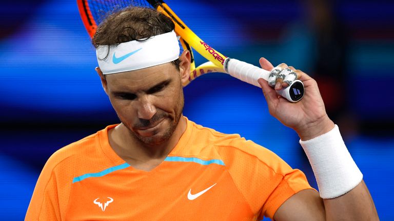 Rafael Nadal se lamenta tras eliminación de Australia y nueva lesión.