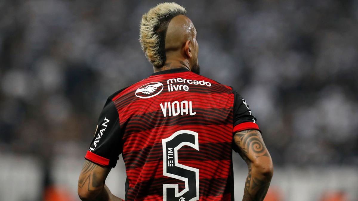 Arturo Vidal fue multado en el Flamengo.