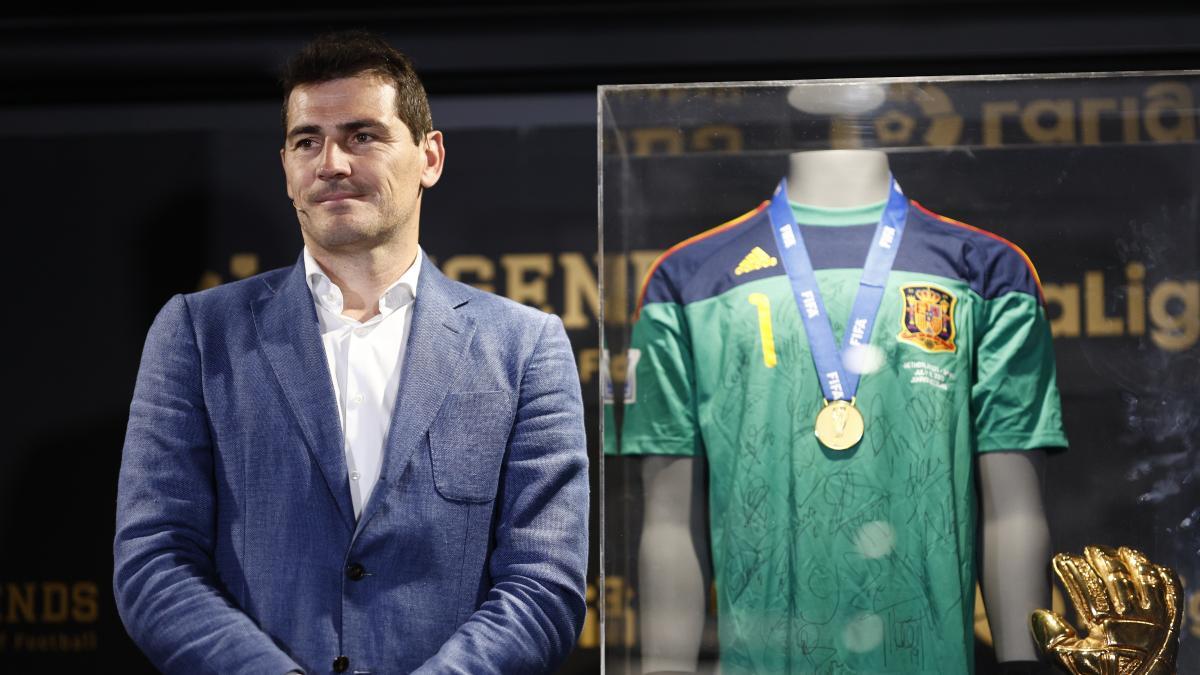 Iker Casillas, histórico del Real Madrid y España, donó su camiseta de campeón del mundo al Museo Legends.