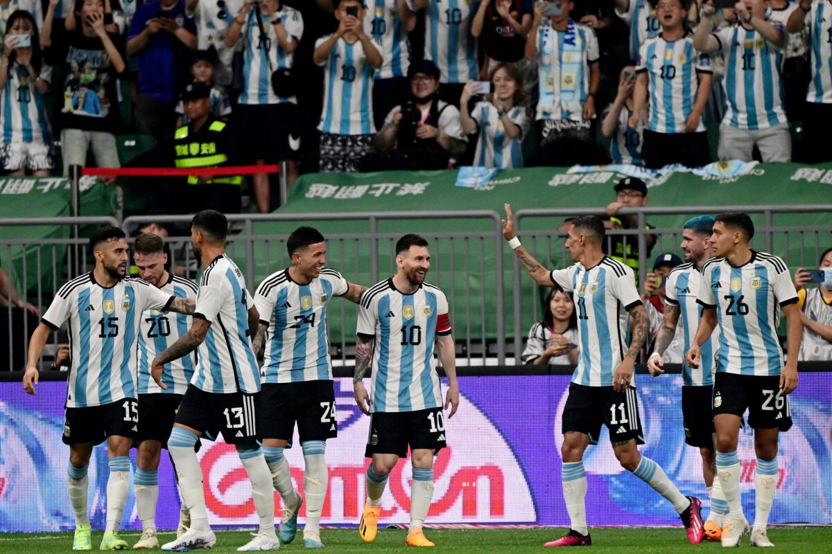 Argentina celebra en China tras superar a Australia.