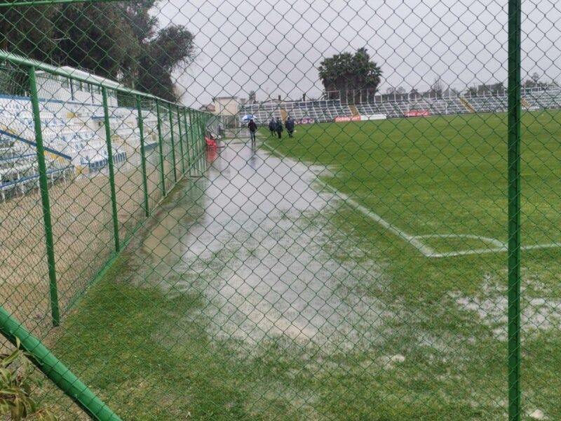 Santa Cruz-Antofagasta suspendido por lluvia.