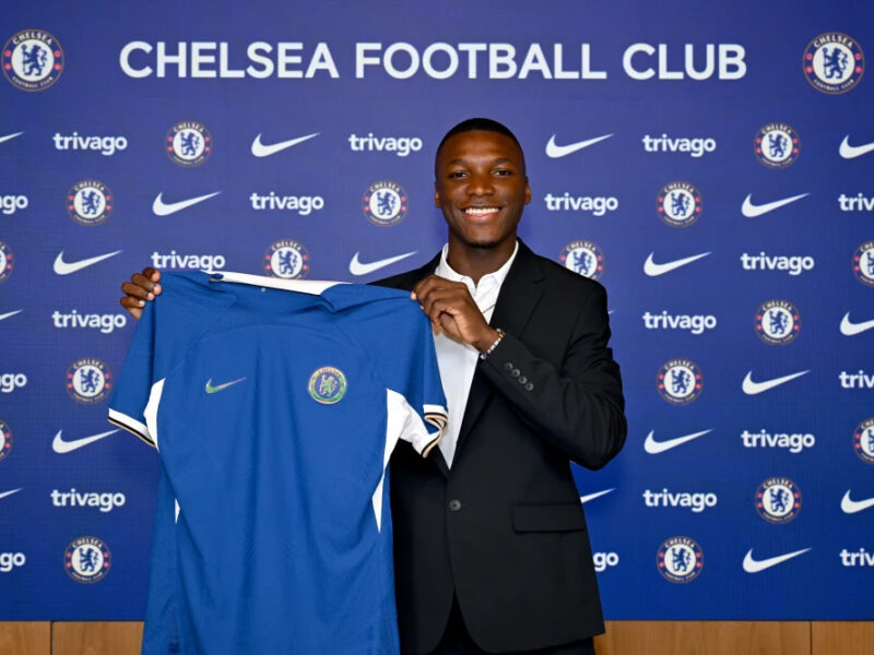 Moises Caicedo fue anunciado en el Chelsea.