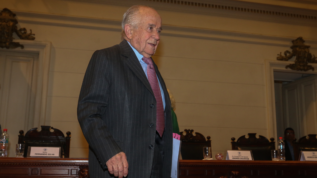 Andrés Zaldívar anuncia su vota de cara al plebiscito del 17 de diciembre
