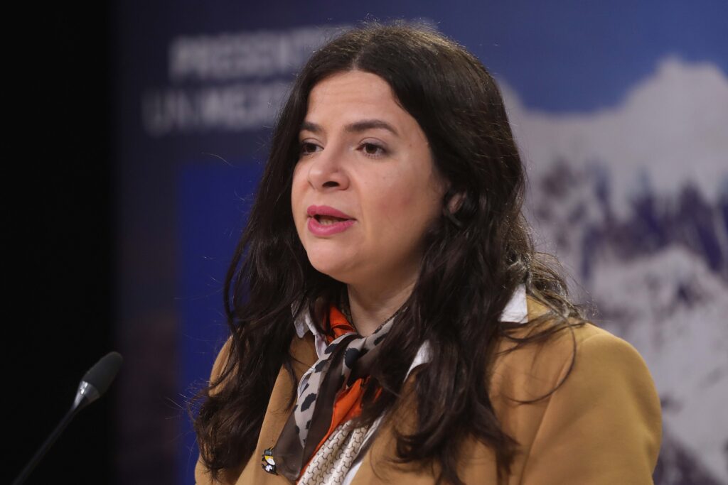 Ministra Orellana aclara sus dichos sobre el 'Caso Thompson'
