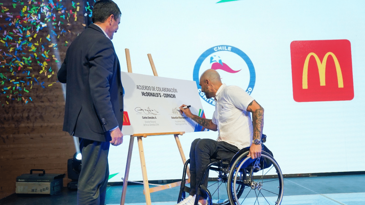 Arcos Dorados sella alianza con el Comité Paralímpico de Chile en el marco del concurso País Activo.