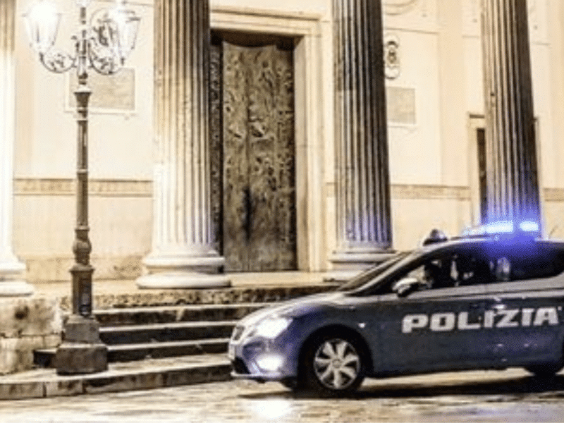 Detienen a 13 supuestos líderes de la Camorra en Nápoles