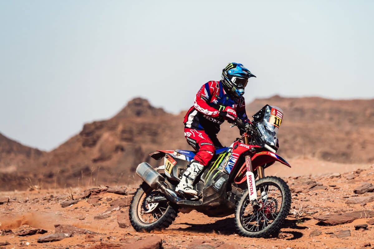 José Ignacio Cornejo se aleja del podio en el Dakar.