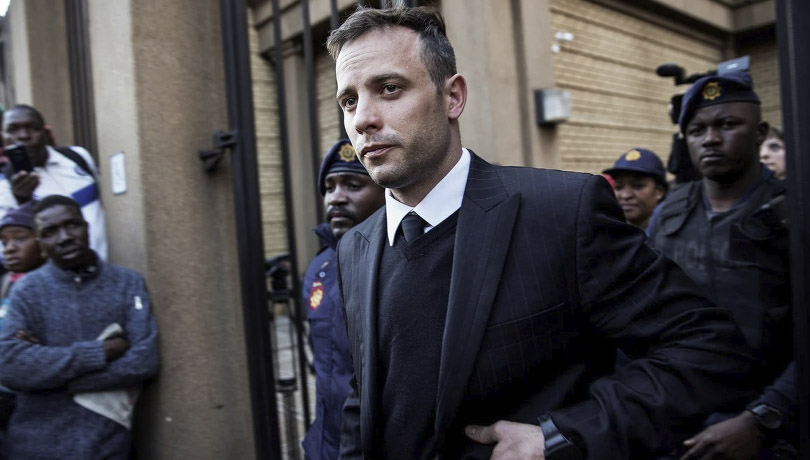 Oscar Pistorius recibe la libertad condicional.