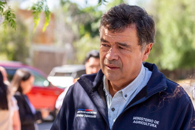 Ministro de Agricultura, Esteban Valenzuela