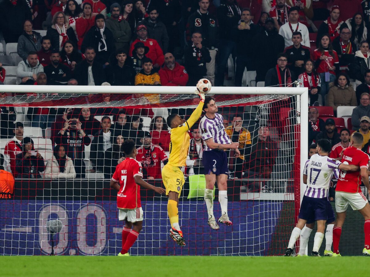 Con Suazo como titular: Toulouse cae en la agonía frente a Benfica por Europa League