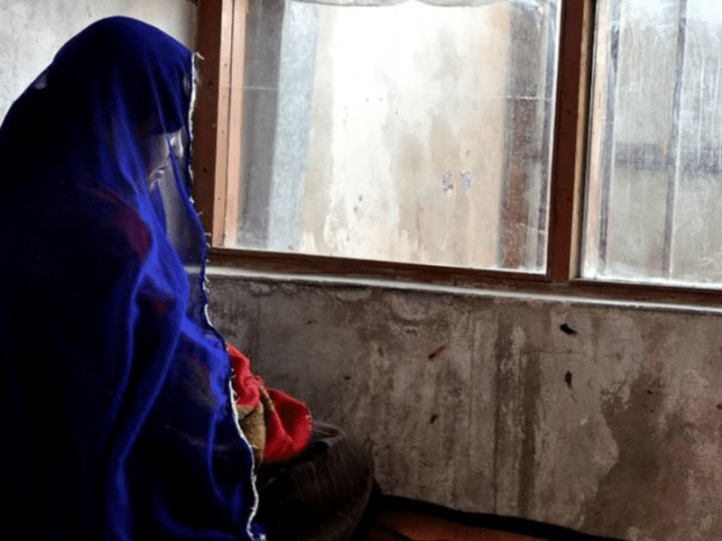 Mujeres de Afganistán viven con miedo