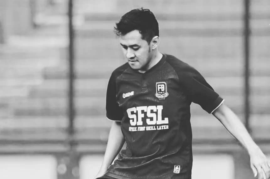 Futbolista indonesio muere tras recibir un rayo.