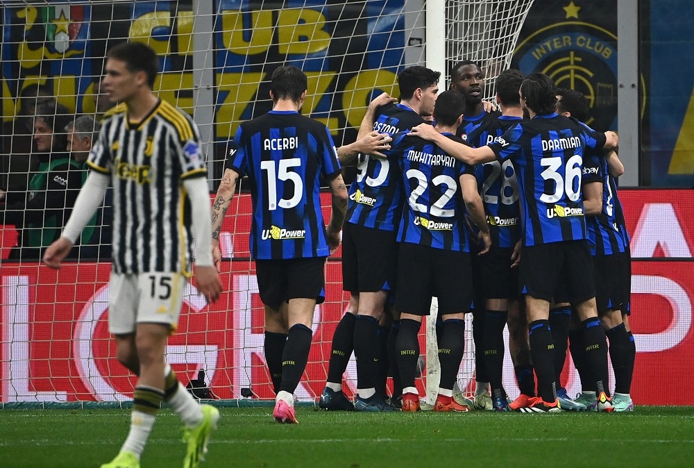 Inter superó a la Juve en el Derby de Italia.