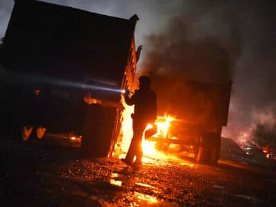 Ataque incendiario afecta vehículos y maquinaria forestal en Freire