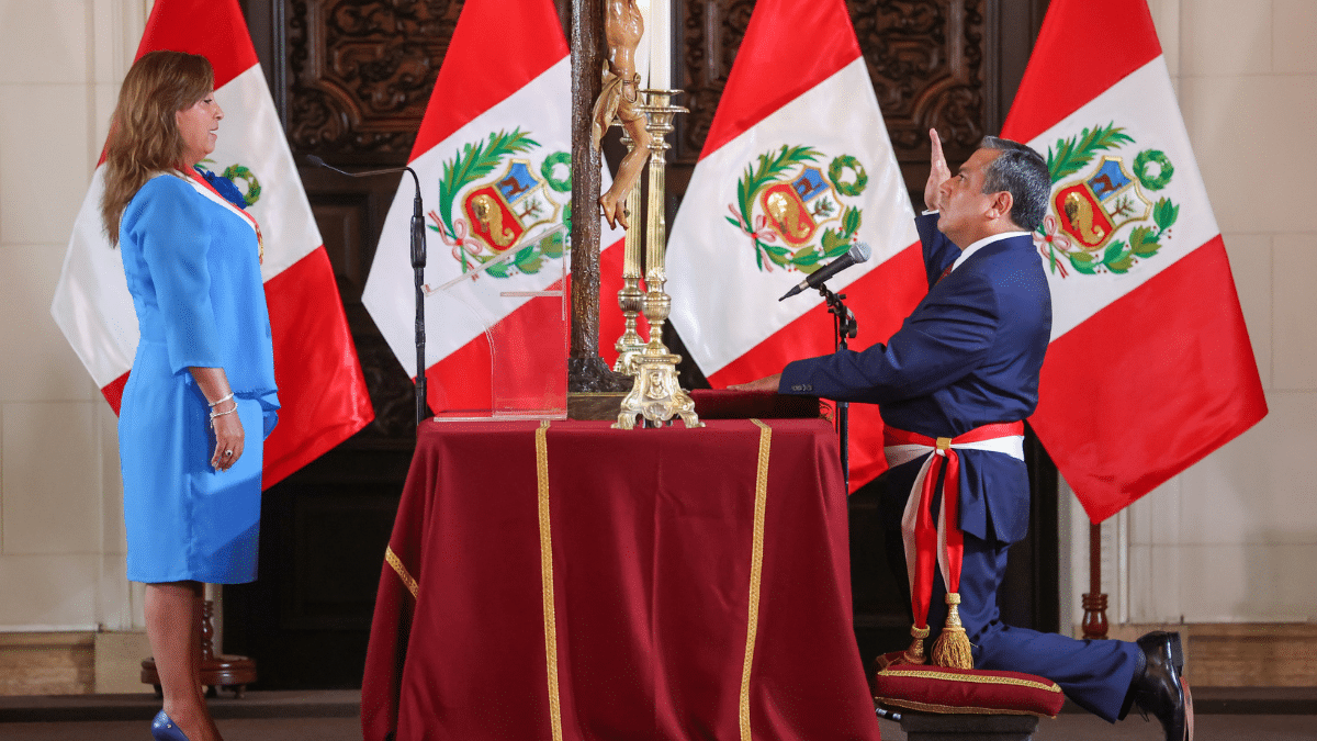 Presidenta Boluarte nombra a nuevo primer ministro de Perú.