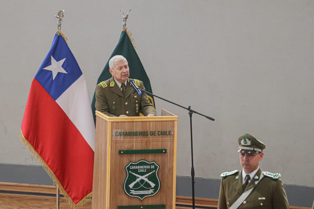 Director general de Carabineros, Ricardo Yáñez, participó en el responso de mártires de la institución