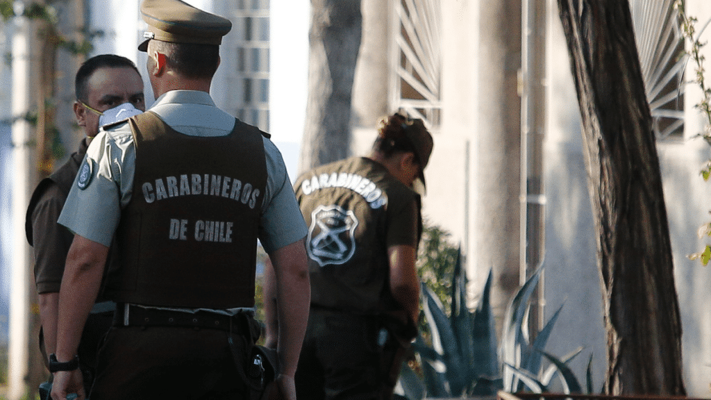 Carabineros repelió asalto a balazos en Providencia.