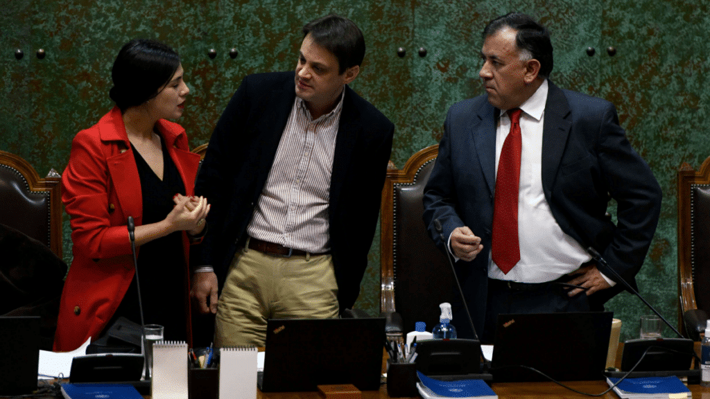 Mesa directiva de la Cámara de Diputados, presidida por Karol Cariola (PC).