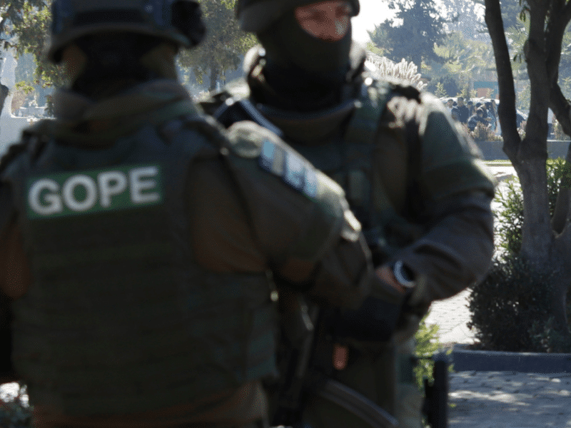 Operativo policial en Las Condes.