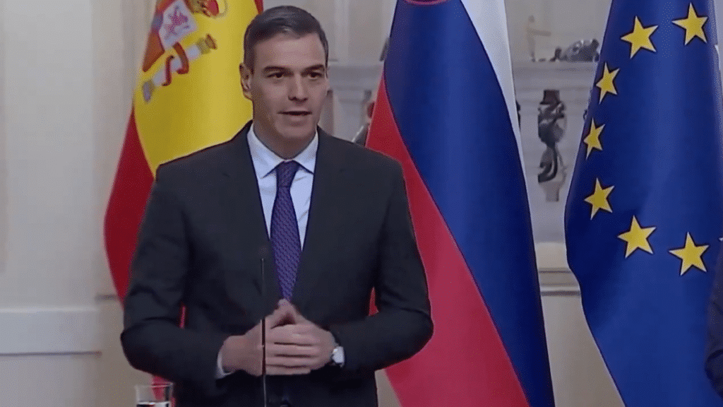 Presidente de España, Pedro Sánchez, evalúa renunciar al cargo.