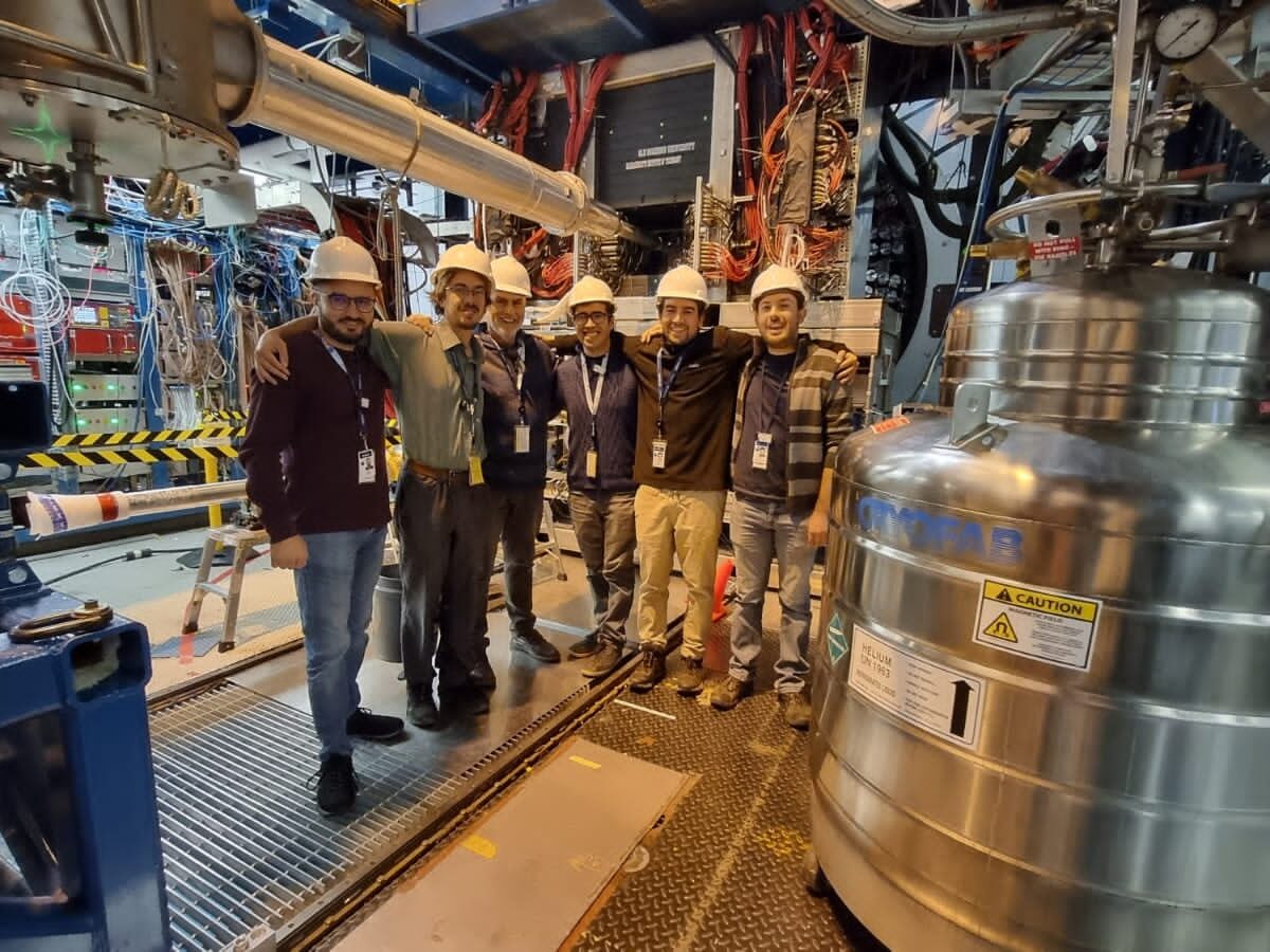 Ingenieros chilenos lideran experimento de física nuclear en EE.UU